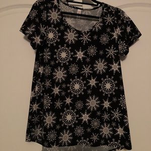 Snowflake LuLaRoe Classic T. Like new condition.